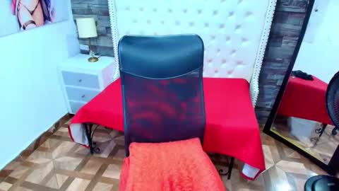 Snapshot of trinity_tsx chatting on May 20, 11:55 pm SOFIA online show from May 20, 11:55 pm