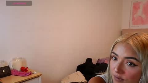Snapshot of trinitych_ chatting on June 16, 2:41 pm trinitych_ online show from June 16, 2:41 pm