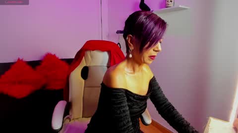 trinityy__ online show from March 30, 8:21 pm