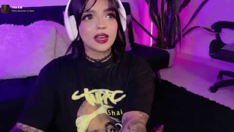 Snapshot of trip_inked chatting on April 21, 1:07 am Val martinez online show from April 21, 1:07 am