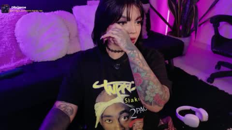Snapshot of trip_inked chatting on April 21, 2:51 am Val martinez online show from April 21, 2:51 am