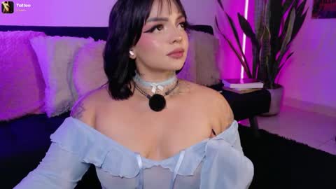 Snapshot of trip_inked chatting on May 15, 11:12 pm Val martinez online show from May 15, 11:12 pm