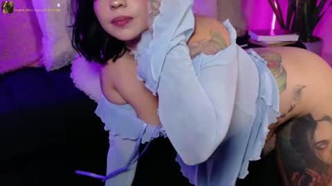 Snapshot of trip_inked chatting on May 15, 11:45 pm Val martinez online show from May 15, 11:45 pm
