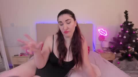 Mia online show from January 9, 7:00 am