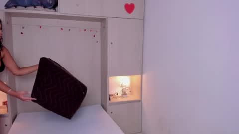 TRISHA online show from March 25, 4:29 am