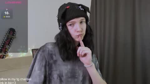 Snapshot of trishxl chatting on February 19, 3:19 pm Max online show from February 19, 3:19 pm