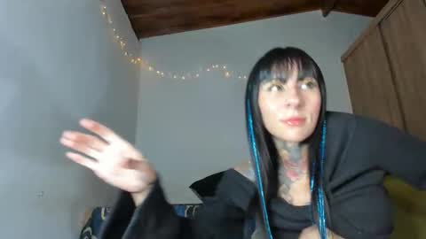 Snapshot of tristan_fantasycam22 chatting on April 11, 1:10 am Tristan And Samara online show from April 11, 1:10 am