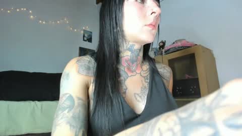 Snapshot of tristan_fantasycam22 chatting on June 15, 10:56 pm Tristan And Samara online show from June 15, 10:56 pm