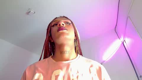 Snapshot of trix_ebony chatting on February 9, 2:04 am trix_ebony online show from February 9, 2:04 am