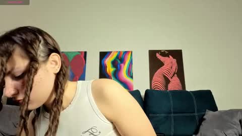 Snapshot of trixibell chatting on May 12, 5:59 am trixibell online show from May 12, 5:59 am