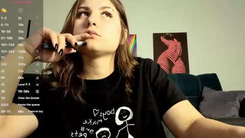 Snapshot of trixibell chatting on May 18, 5:13 am trixibell online show from May 18, 5:13 am