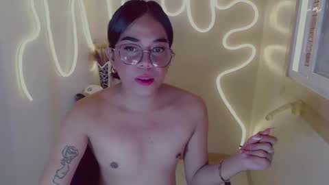 trixie_foxslut online show from January 9, 7:00 am