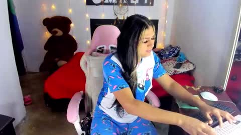 Snapshot of trixxynasty chatting on January 8, 3:25 pm trixxy online show from January 8, 3:25 pm