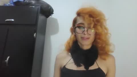 Snapshot of trixy_roses chatting on January 30, 12:07 am Trixy Rose online show from January 30, 12:07 am