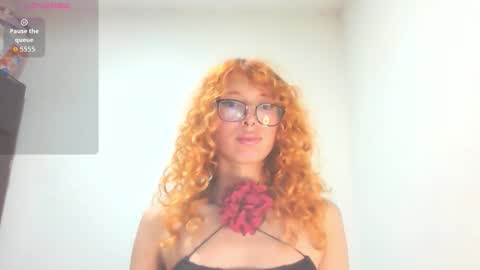 Snapshot of trixy_roses chatting on September 27, 6:29 am Trixy Rose online show from September 27, 6:29 am