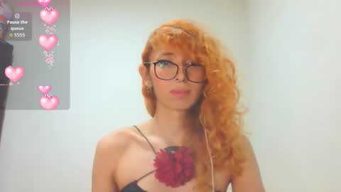 Snapshot of trixy_roses chatting on November 17, 5:41 pm Trixy Rose online show from November 17, 5:41 pm