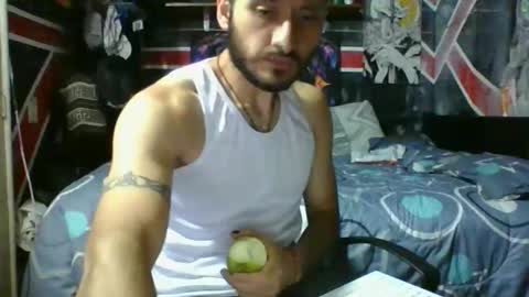 Snapshot of trizquelmen chatting on June 6, 12:49 am Andrew online show from June 6, 12:49 am