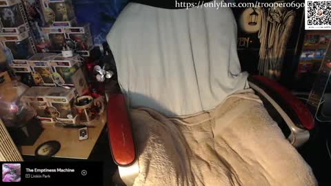 trooper0690 online show from April 10, 5:28 pm