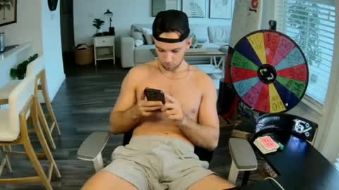 Snapshot of troy_greenxo chatting on June 26, 10:36 pm Troy Green online show from June 26, 10:36 pm