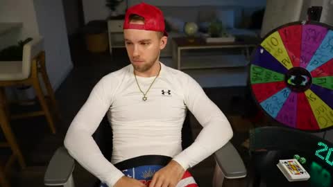 Snapshot of troy_greenxo chatting on July 4, 9:21 pm Troy Green online show from July 4, 9:21 pm