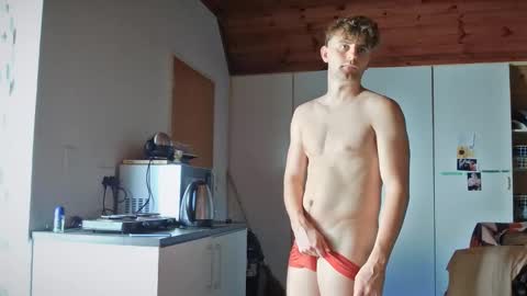 Snapshot of troy_w chatting on November 18, 4:22 pm troy_w online show from November 18, 4:22 pm
