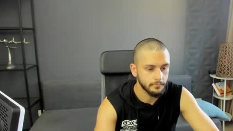 Snapshot of troywade chatting on June 14, 4:25 am TroyWade online show from June 14, 4:25 am