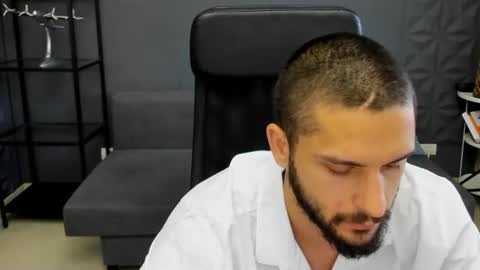 Snapshot of troywade chatting on June 26, 4:17 am TroyWade online show from June 26, 4:17 am