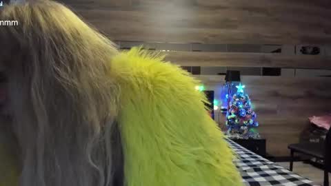 Snapshot of truefoxyyy chatting on January 13, 8:04 pm Fox online show from January 13, 8:04 pm