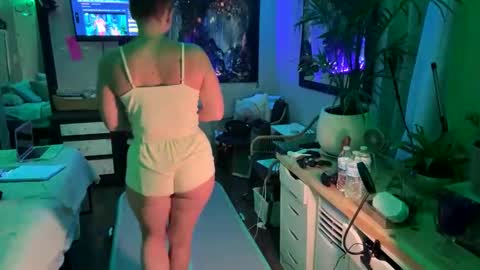 Snapshot of trugreeneyes92 chatting on November 17, 9:59 am trugreeneyesubslut online show from November 17, 9:59 am