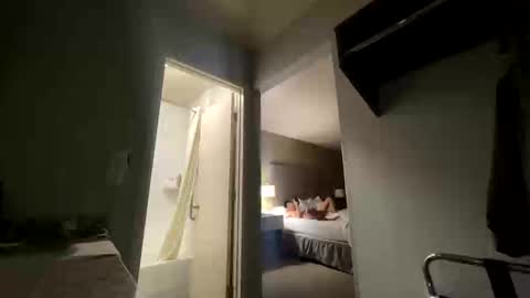 Tres Leches online show from March 4, 3:01 am