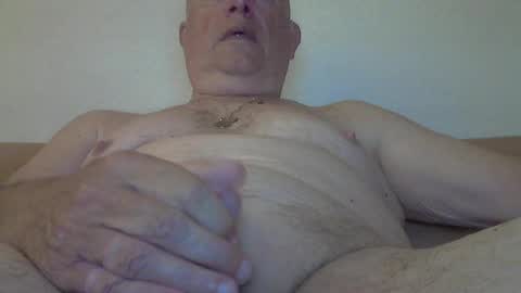 Snapshot of tryme1time chatting on June 18, 5:30 am tryme1time online show from June 18, 5:30 am