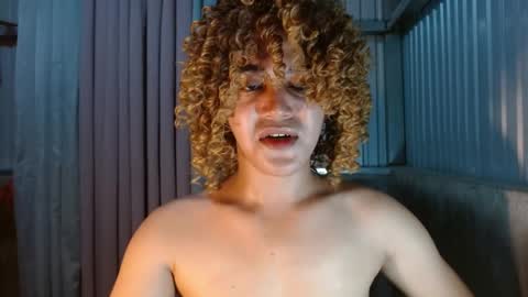 Snapshot of ts_afamhunterxx chatting on May 24, 11:21 pm Goddess Mira online show from May 24, 11:21 pm