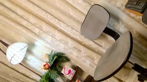 Chloe online show from April 15, 8:54 am