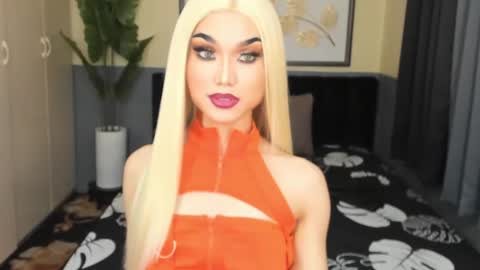 Saskia online show from December 17, 12:01 am