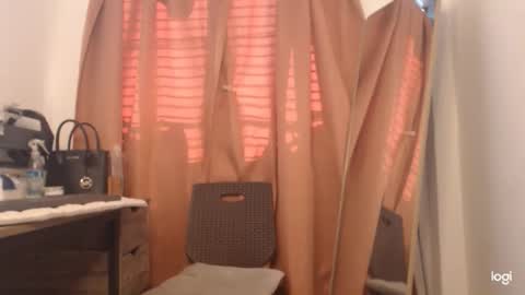 Snapshot of ts_samantha22 chatting on June 10, 11:03 pm Samantha Eli online show from June 10, 11:03 pm