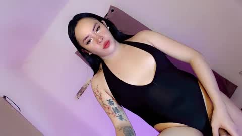 Snapshot of tsgirl_julian69 chatting on December 2, 6:43 pm Julian online show from December 2, 6:43 pm