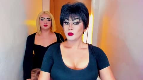 Nicoleeee online show from April 16, 12:33 am