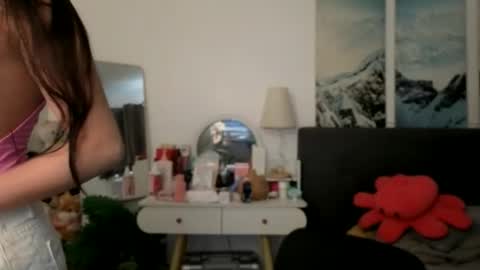 Snapshot of tsnathaliasilvana chatting on April 24, 7:00 am Bella Ratbu online show from April 24, 7:00 am