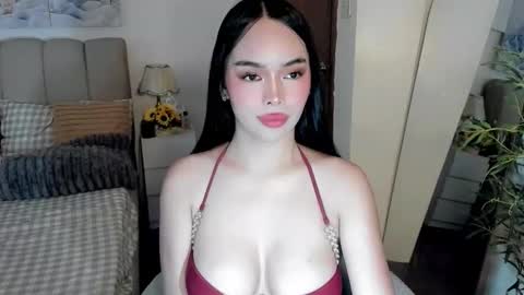 Snapshot of tspearlofasia chatting on April 24, 7:44 am Graciella online show from April 24, 7:44 am