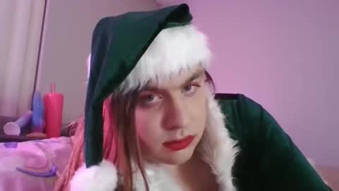 Snapshot of tsphoenixevelyn chatting on December 25, 7:03 am TSPhoenixEvelyn online show from December 25, 7:03 am