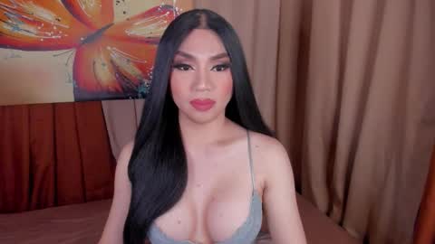 Queen Selena online show from March 5, 5:09 pm