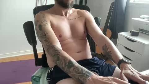 Snapshot of tt_boy2000 chatting on October 6, 4:26 pm TT Boy2000 online show from October 6, 4:26 pm