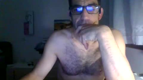 Snapshot of tufollamigoespecial chatting on October 29, 11:50 pm tufollamigoespecial online show from October 29, 11:50 pm