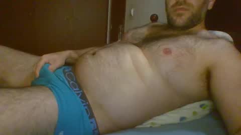 Snapshot of tuga_man_ chatting on February 24, 10:52 pm tuga man online show from February 24, 10:52 pm