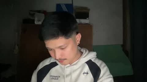 Snapshot of tuling1 chatting on February 6, 7:17 pm tuling1 online show from February 6, 7:17 pm