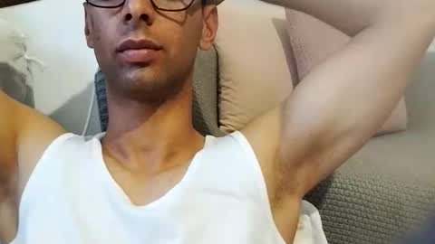 Snapshot of tunisiensexyguy chatting on April 21, 5:28 pm TunisienSexyGuy online show from April 21, 5:28 pm