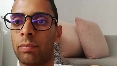 Snapshot of tunisiensexyguy chatting on April 25, 1:14 pm TunisienSexyGuy online show from April 25, 1:14 pm