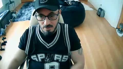 tuscan_taurus online show from April 16, 7:03 pm