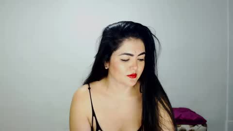 Snapshot of tuti_sex chatting on December 3, 1:41 am tuti online show from December 3, 1:41 am