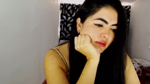 Snapshot of tuti_sex chatting on December 19, 2:35 pm tuti online show from December 19, 2:35 pm